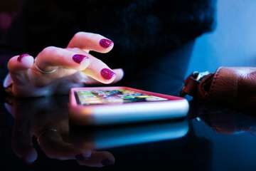 SMS Messaging via API and SMPP: Choosing the Right Integration for Your Business